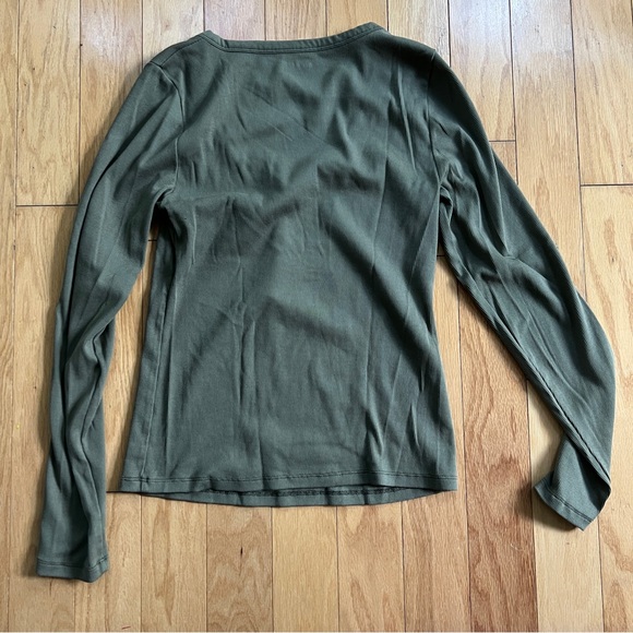 Old Navy scoop neck ribbed Henley top size M - Picture 3 of 3